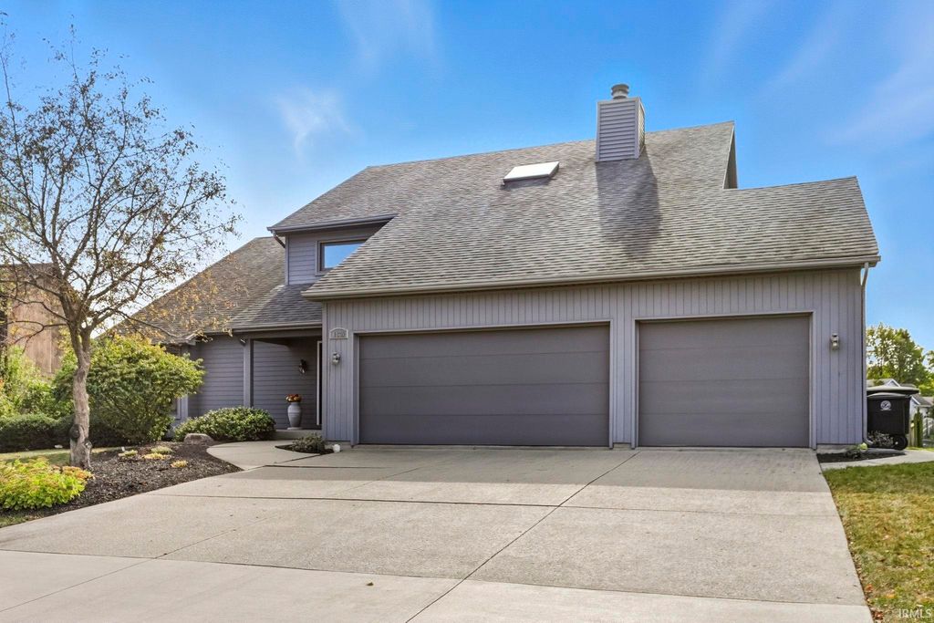 Photo of 1130 Bunker Hill Place, Fort Wayne, IN 46825 (MLS # 202541255)