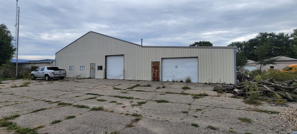 Photo of 404 N Bowen Avenue, Bremen, IN 46506 (MLS # 202640395)