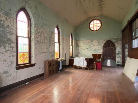 Tiny photo for 105 N Mckee Street, Macy, IN 46951 (MLS # 202547796)