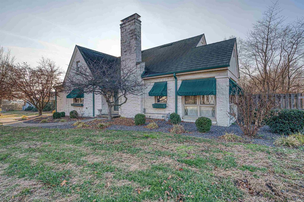 Photo of 5 S Barker Avenue, Evansville, IN 47712 (MLS # 202549138)