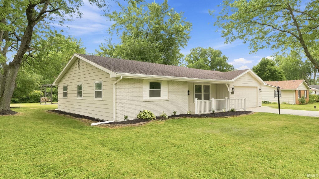 Photo of 10026 Jamaica Drive, Fort Wayne, IN 46825 (MLS # 202628529)