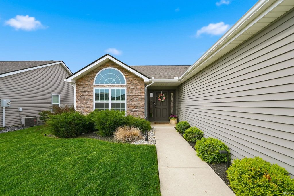 Photo of 11014 wingara Way, Roanoke, IN 46783 (MLS # 202615399)