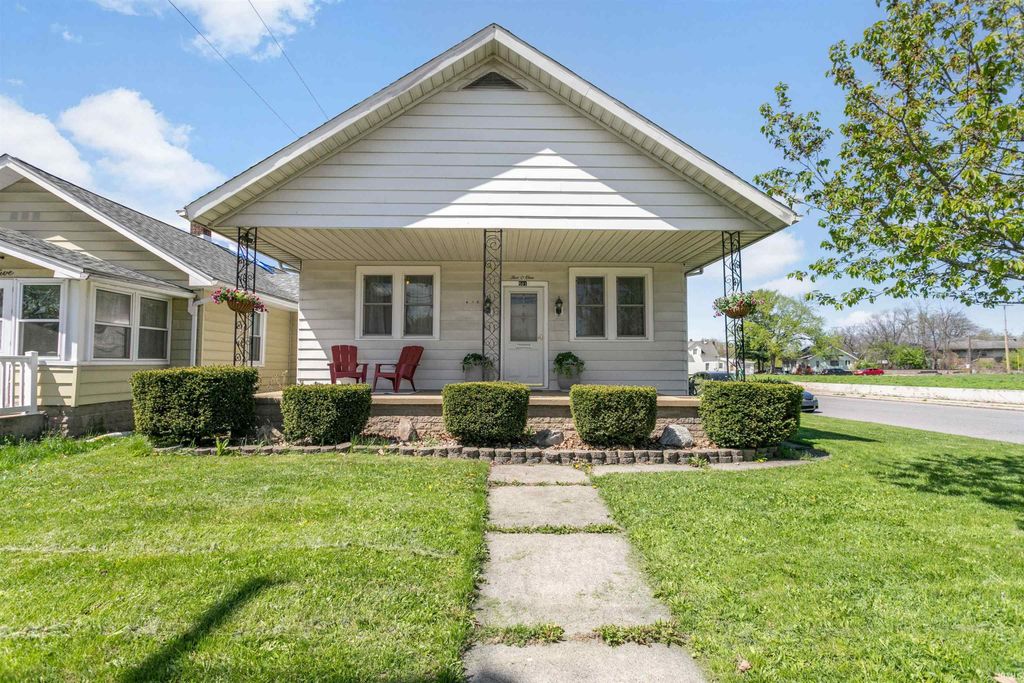 Photo of 501 S Logan Street, Mishawaka, IN 46544 (MLS # 202614135)