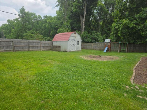 Tiny photo for 801 N Paddington Way, Ellettsville, IN 47429 (MLS # 202622267)