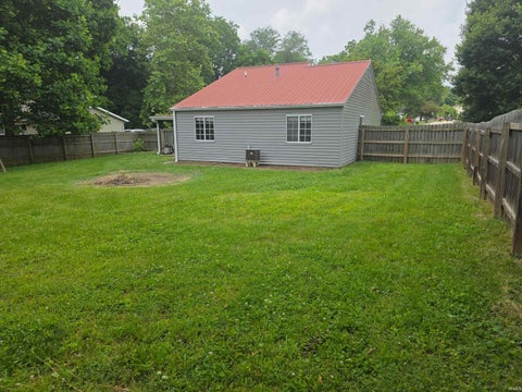 Tiny photo for 801 N Paddington Way, Ellettsville, IN 47429 (MLS # 202622267)