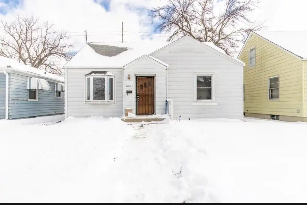 Photo of 3805 Monroe Street, Fort Wayne, IN 46806 (MLS # 202602867)