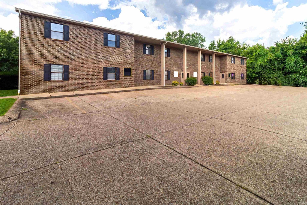 Photo of 3116 E Morgan Avenue #Suite A, Evansville, IN 47711 (MLS # 202633549)