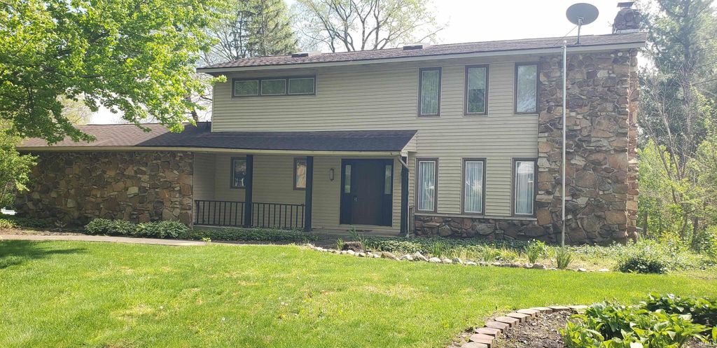 Photo of 19321 Edinburgh Drive, South Bend, IN 46614 (MLS # 202615602)