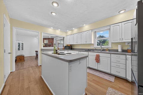 Tiny photo for 2130 OLDS Drive, Kokomo, IN 46902 (MLS # 202637881)