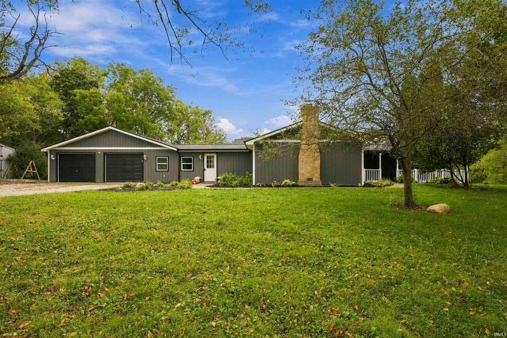 Photo of 5867 W Pook Road, South Whitley, IN 46787 (MLS # 202639462)