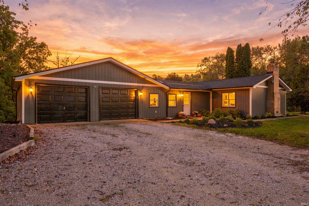 Photo of 5867 W Pook Road, South Whitley, IN 46787 (MLS # 202639462)