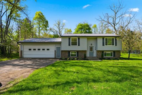 Tiny photo for 715 W 9th Street, Rochester, IN 46975 (MLS # 202616668)