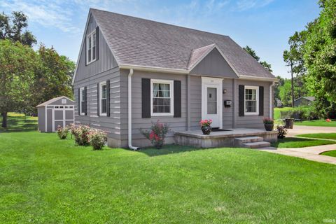 Tiny photo for 344 HUMPHREY Street, Logansport, IN 46947 (MLS # 202628379)