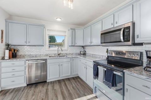 Tiny photo for 1932 Mark Anthony Crossing, Fort Wayne, IN 46818 (MLS # 202643840)