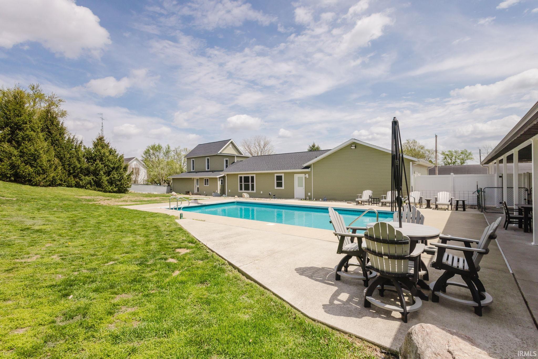 Middlebury, Indiana 46540, United States, 3 Bedrooms Bedrooms, ,2 BathroomsBathrooms,Residential,Pending,119455