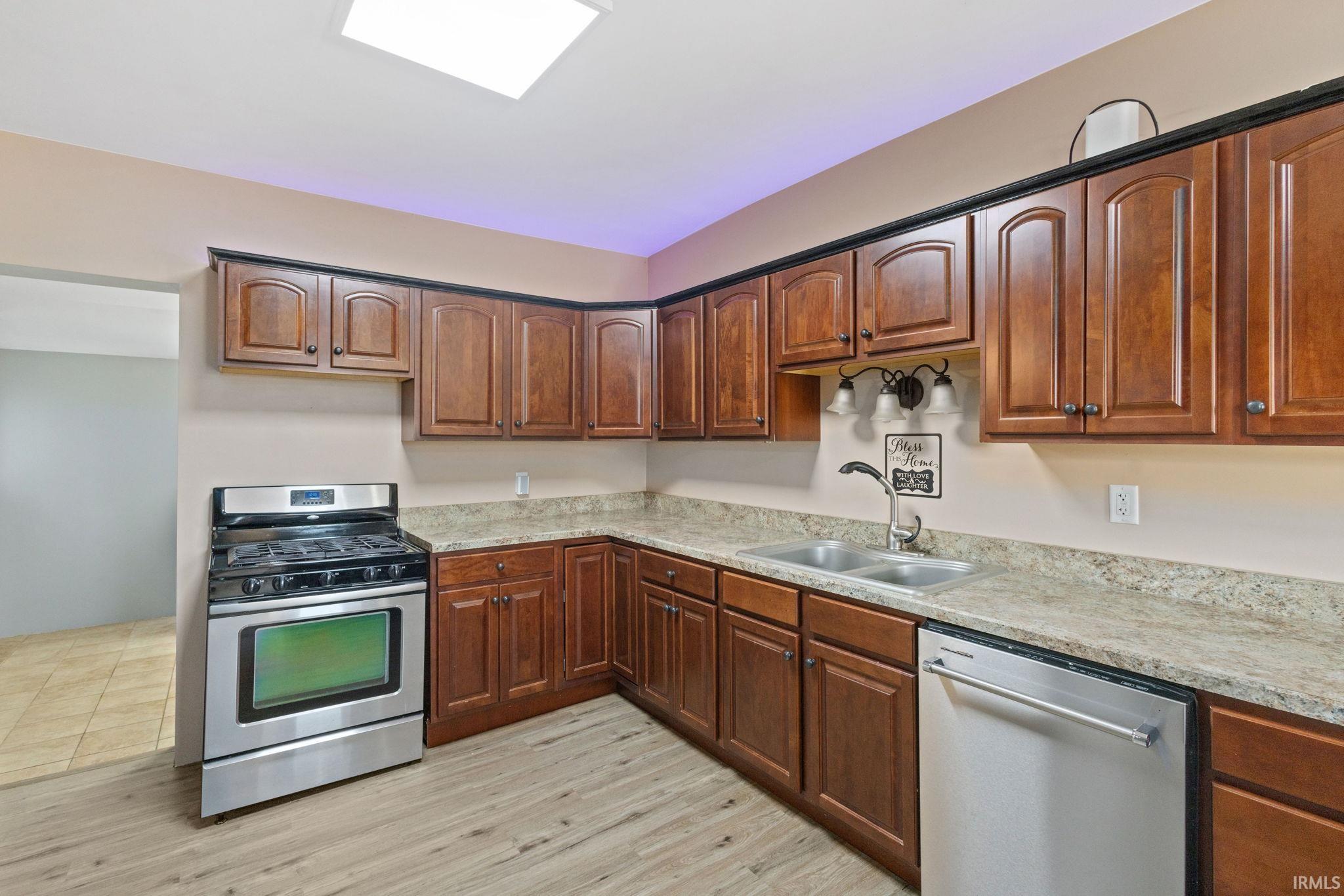 Middlebury, Indiana 46540, United States, 3 Bedrooms Bedrooms, ,2 BathroomsBathrooms,Residential,Pending,119455