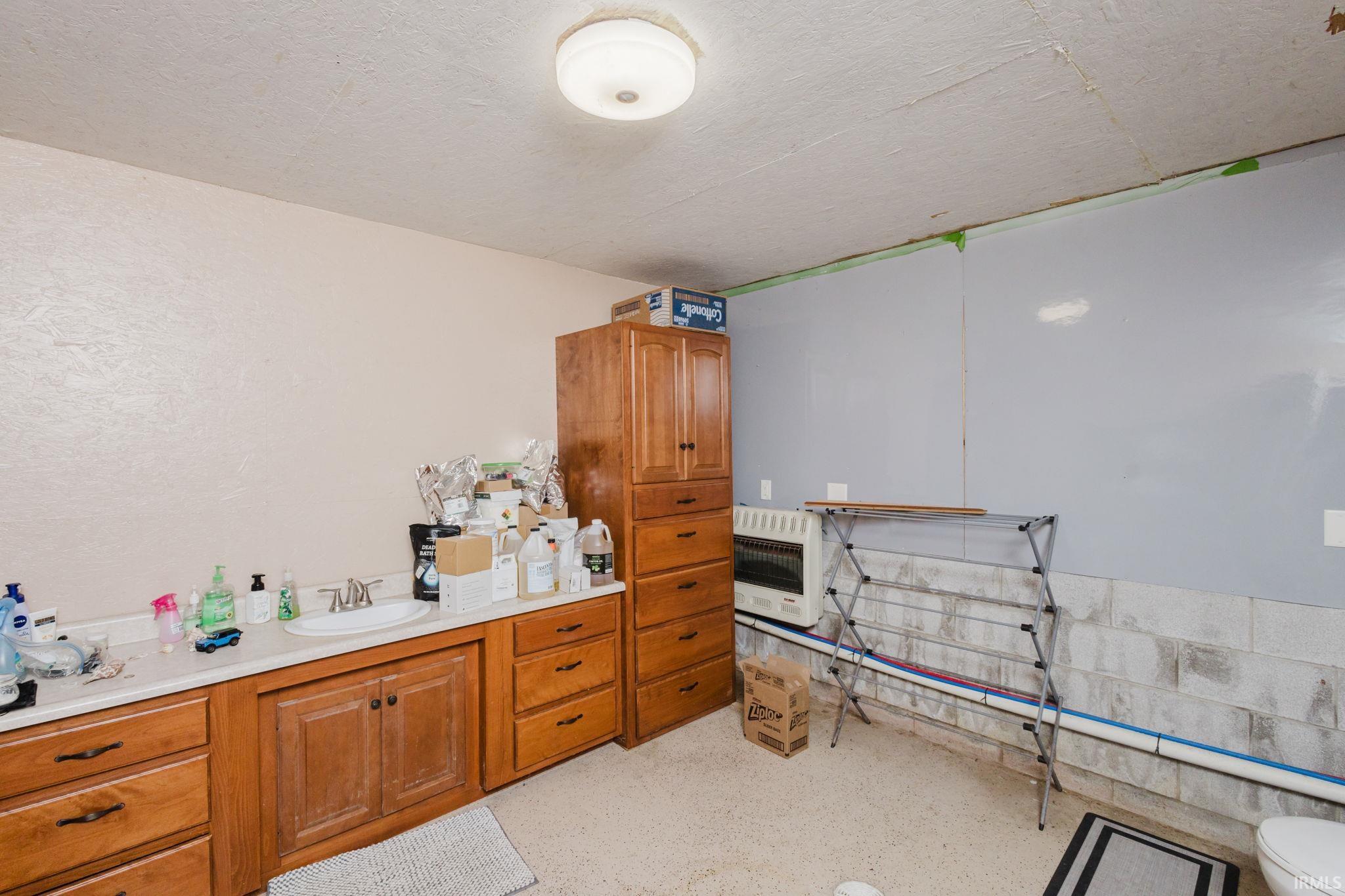 Middlebury, Indiana 46540, United States, 3 Bedrooms Bedrooms, ,2 BathroomsBathrooms,Residential,Pending,119455