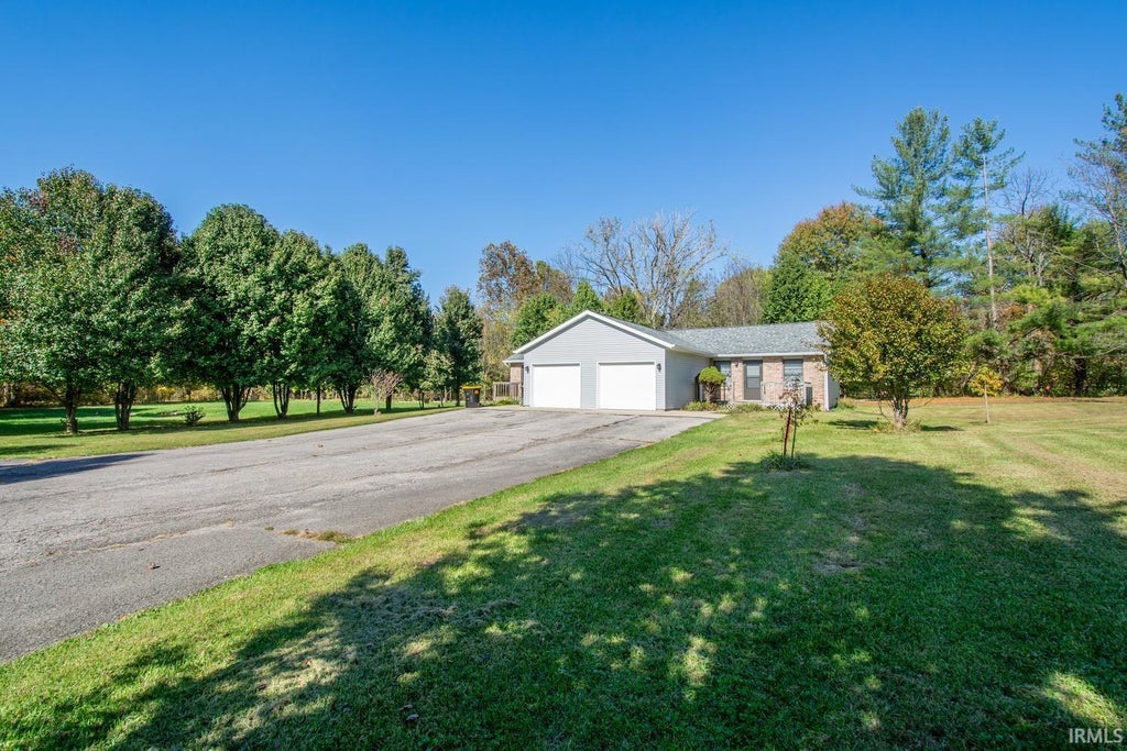 Photo of 5002 S Rockport Road, Bloomington, IN 47403 (MLS # 202644049)