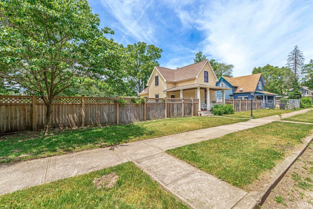 Photo of 621 N Scott Street, South Bend, IN 46616 (MLS # 202621682)