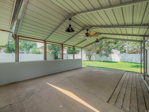 Tiny photo for 1620 Shelby Avenue, Evansville, IN 47714 (MLS # 202632589)