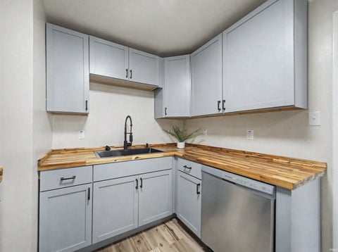 Tiny photo for 1620 Shelby Avenue, Evansville, IN 47714 (MLS # 202632589)