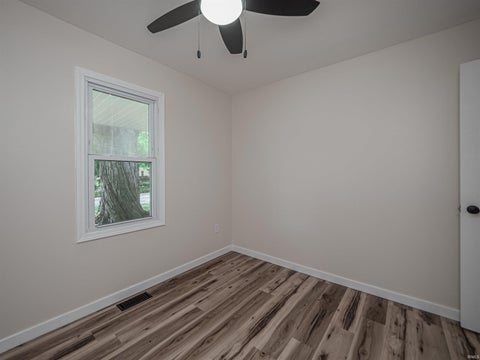 Tiny photo for 1620 Shelby Avenue, Evansville, IN 47714 (MLS # 202632589)