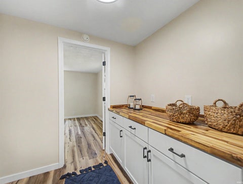 Tiny photo for 1620 Shelby Avenue, Evansville, IN 47714 (MLS # 202632589)
