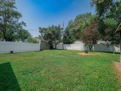 Tiny photo for 1620 Shelby Avenue, Evansville, IN 47714 (MLS # 202632589)