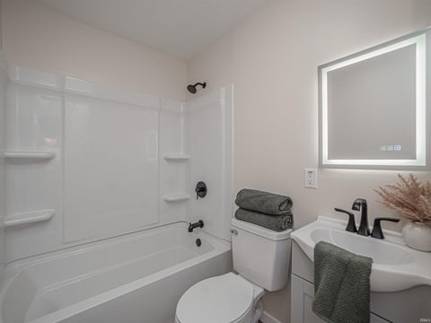 Tiny photo for 1620 Shelby Avenue, Evansville, IN 47714 (MLS # 202632589)
