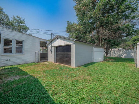 Tiny photo for 1620 Shelby Avenue, Evansville, IN 47714 (MLS # 202632589)