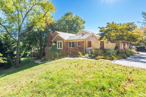 Photo of 2633 E Windermere Woods Drive, Bloomington, IN 47401 (MLS # 202642790)