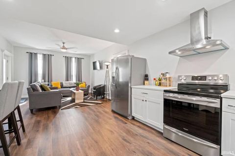 Tiny photo for 1206 Fairfield Avenue, Fort Wayne, IN 46802 (MLS # 202612491)