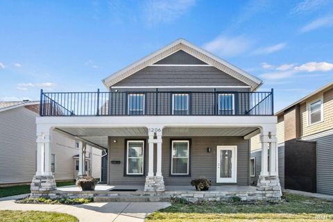Photo of 1206 Fairfield Avenue, Fort Wayne, IN 46802 (MLS # 202612491)