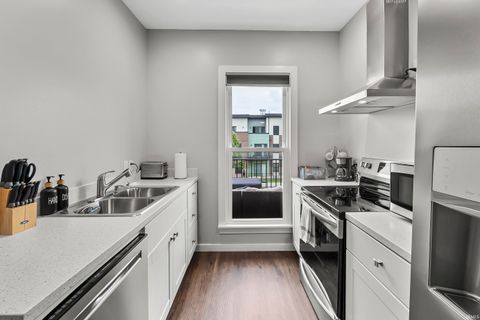 Tiny photo for 1206 Fairfield Avenue, Fort Wayne, IN 46802 (MLS # 202612491)