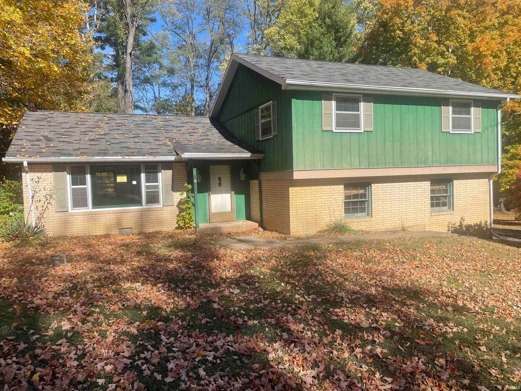 Photo of 1906 W James Drive, Marion, IN 46952 (MLS # 202547420)