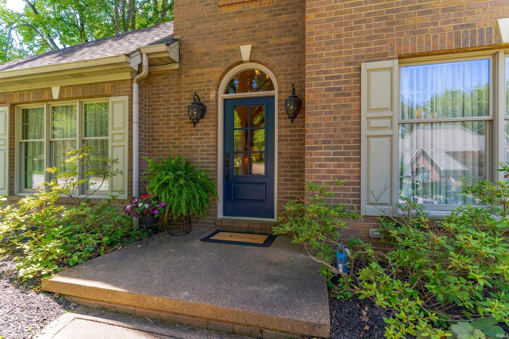 Photo of 2200 Eaglewood Drive, Newburgh, IN 47630 (MLS # 202615943)