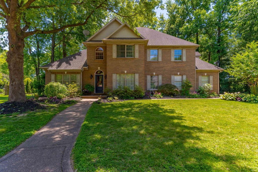 Photo of 2200 Eaglewood Drive, Newburgh, IN 47630 (MLS # 202615943)