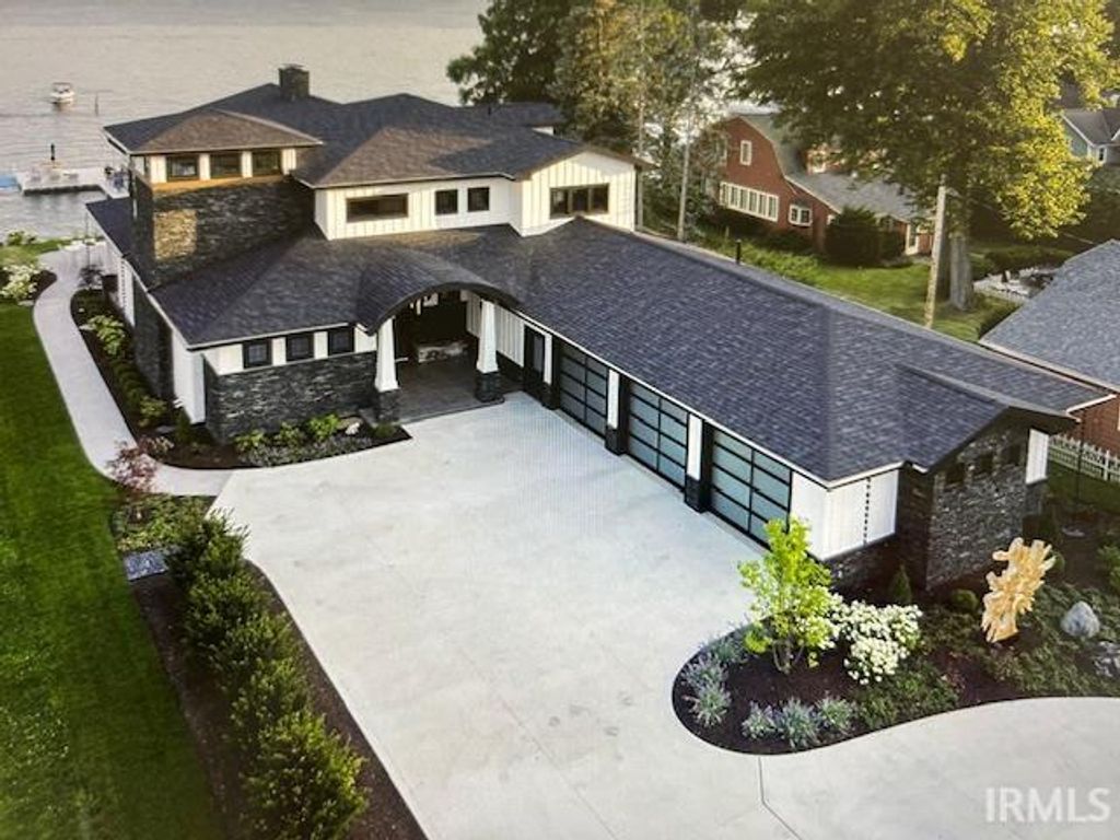 Photo of 6943 E Eli Lilly Road, Syracuse, IN 46567 (MLS # 202616524)