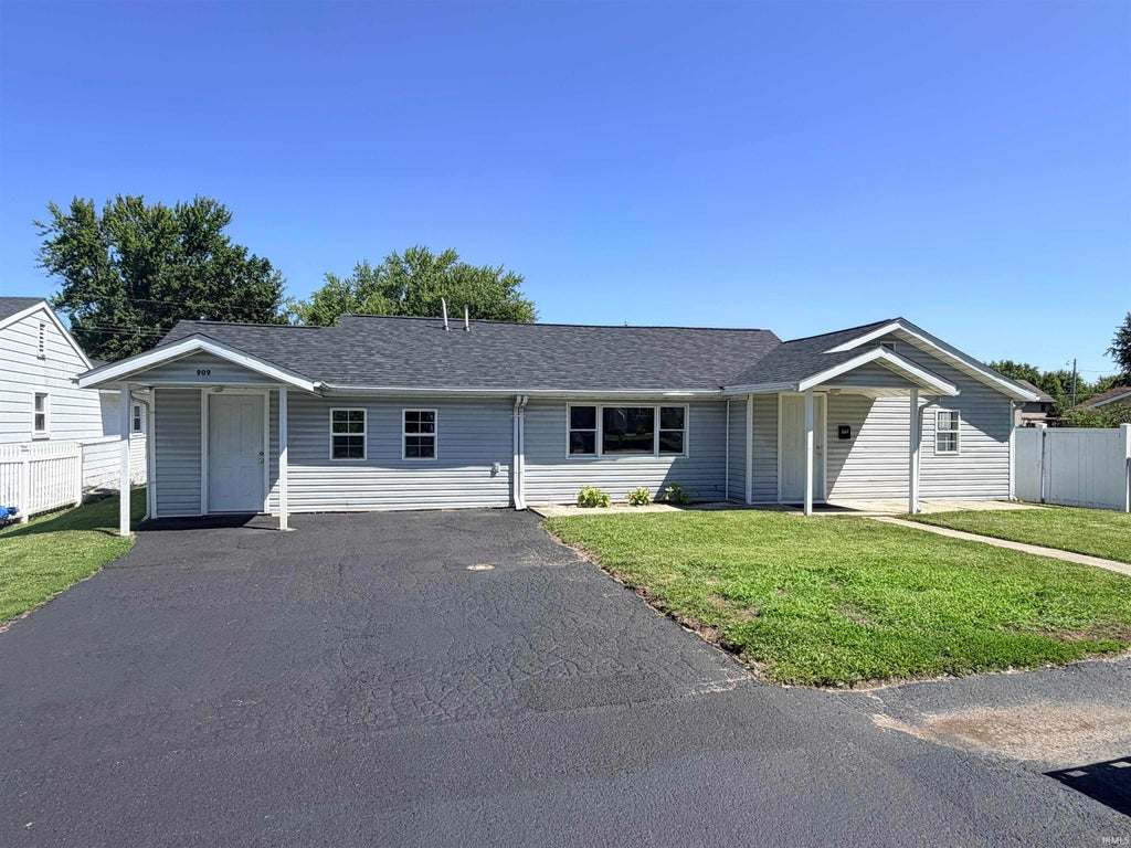 Photo of 909 E North F Street, Gas City, IN 46933 (MLS # 202631658)