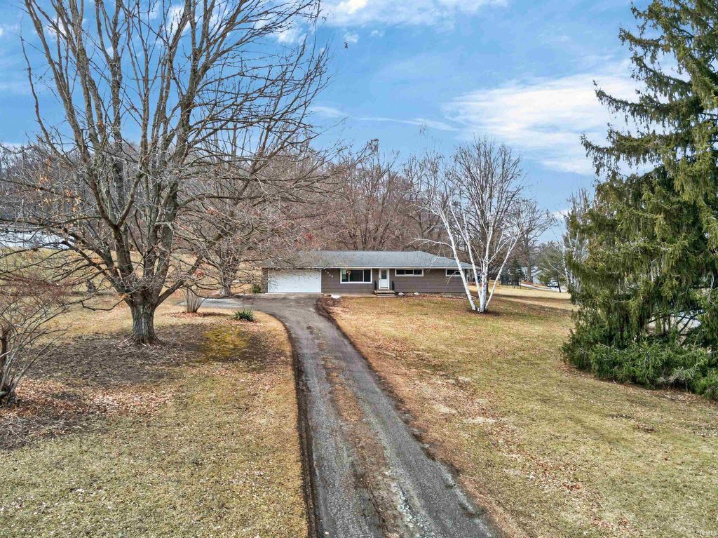 Photo of 3515 W 200 N, Huntington, IN 46750 (MLS # 202605104)