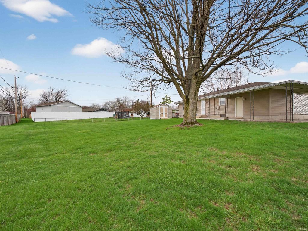 Photo of 1705 Shalimar Court, Fort Wayne, IN 46808 (MLS # 202611616)