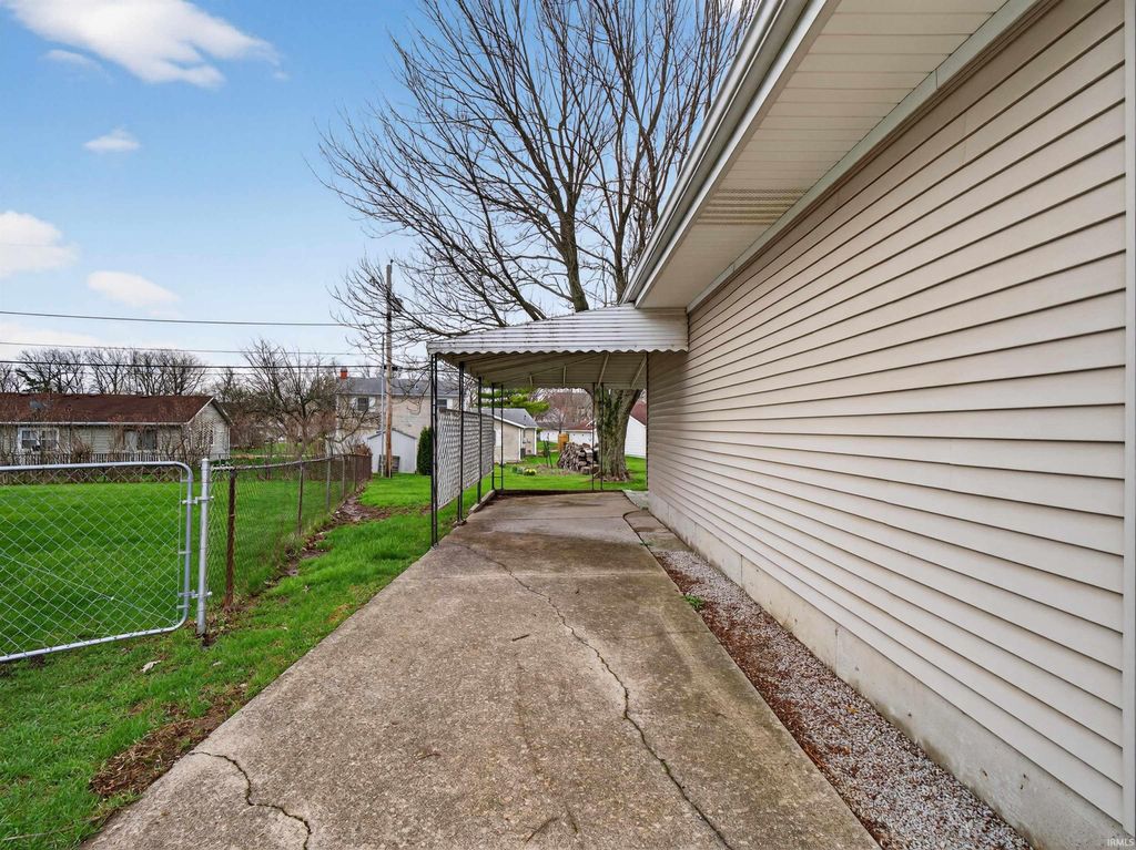 Photo of 1705 Shalimar Court, Fort Wayne, IN 46808 (MLS # 202611616)