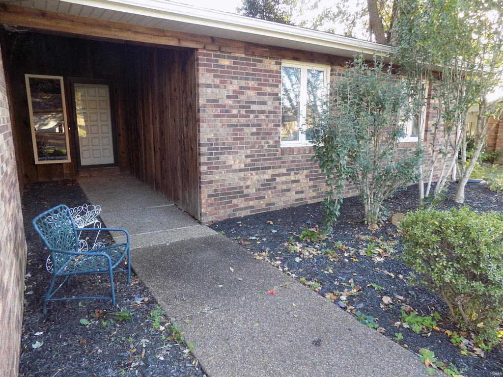 Photo of 7811 Ridgemont Drive, Newburgh, IN 47630 (MLS # 202542939)