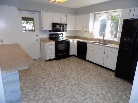 Tiny photo for 7811 Ridgemont Drive, Newburgh, IN 47630 (MLS # 202542939)