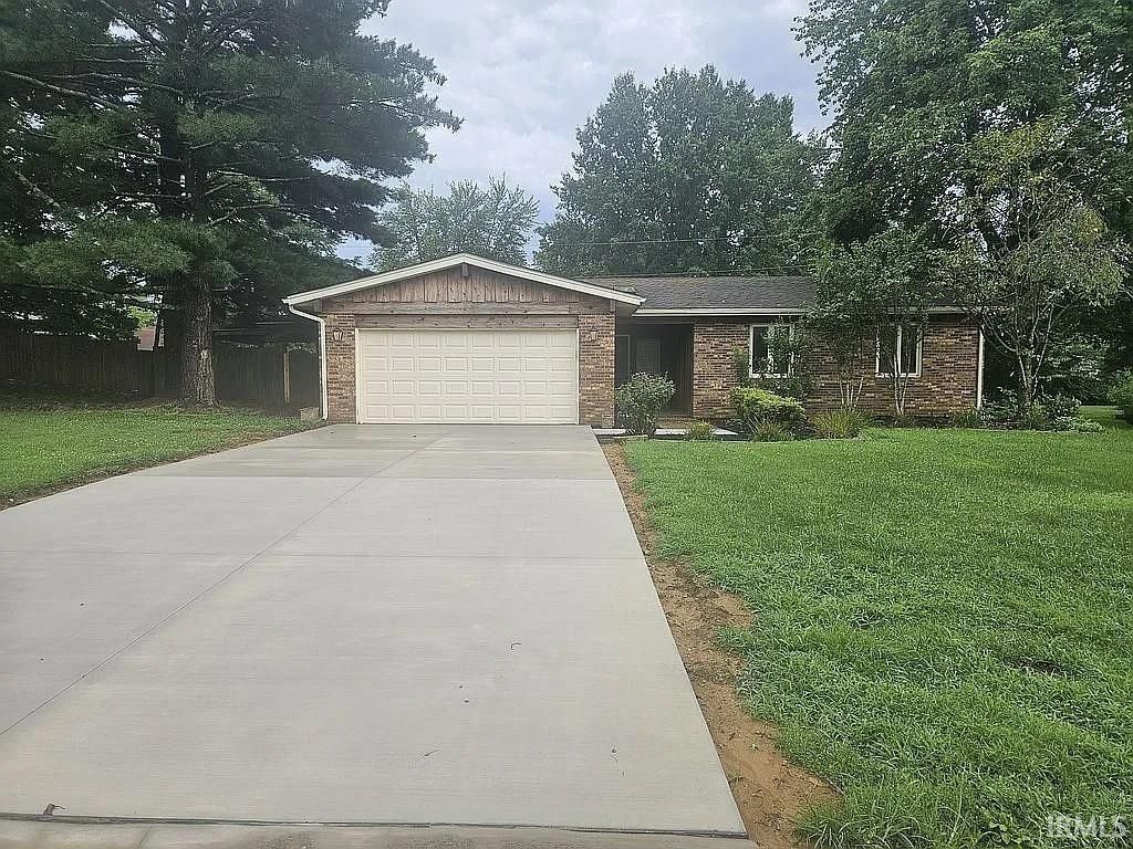 Photo of 7811 Ridgemont Drive, Newburgh, IN 47630 (MLS # 202542939)