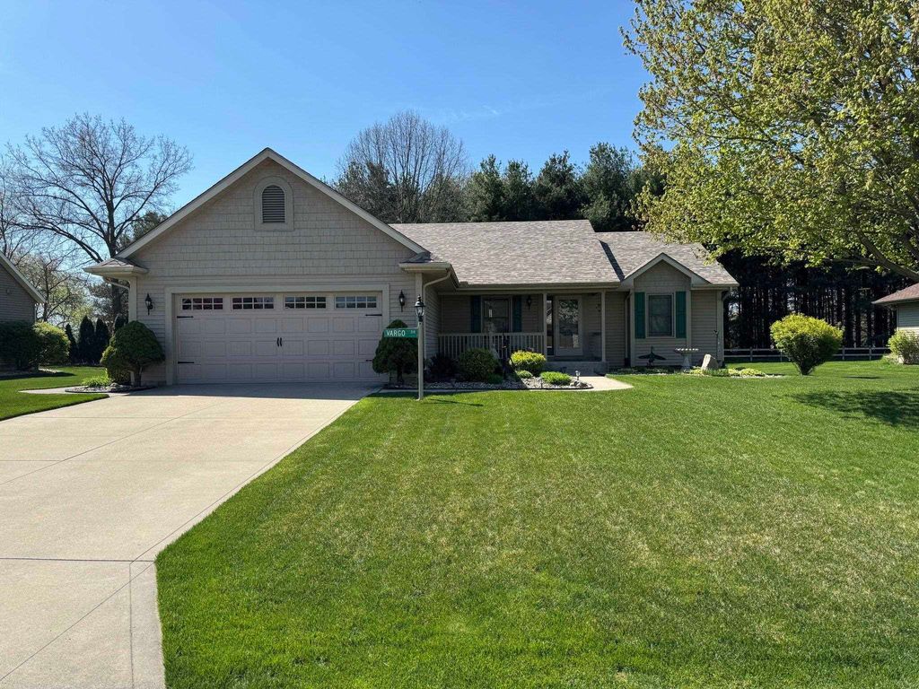 Photo of 10076 Heather Lake Drive, Osceola, IN 46561 (MLS # 202548776)