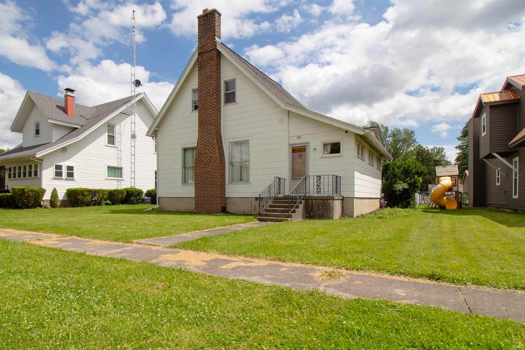 Photo of 709 E Main Street, Portland, IN 47371 (MLS # 202624593)