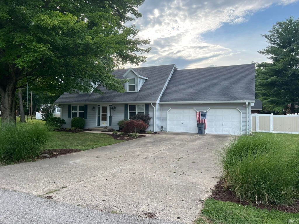Photo of 204 Plumtree Drive, Vincennes, IN 47591 (MLS # 202600057)