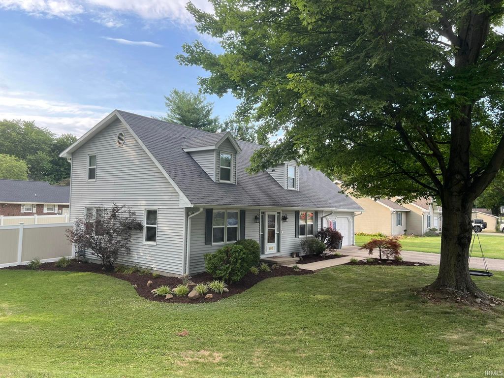 Photo of 204 Plumtree Drive, Vincennes, IN 47591 (MLS # 202600057)