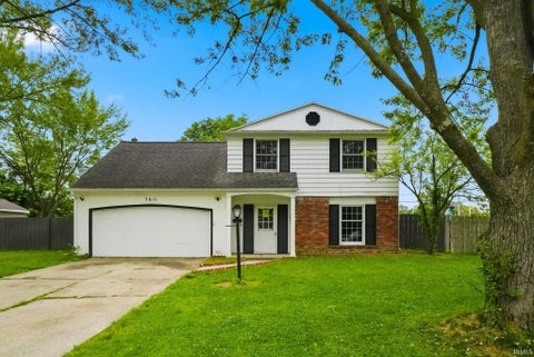 Photo of 3611 Inwood Drive, Fort Wayne, IN 46815 (MLS # 202625683)